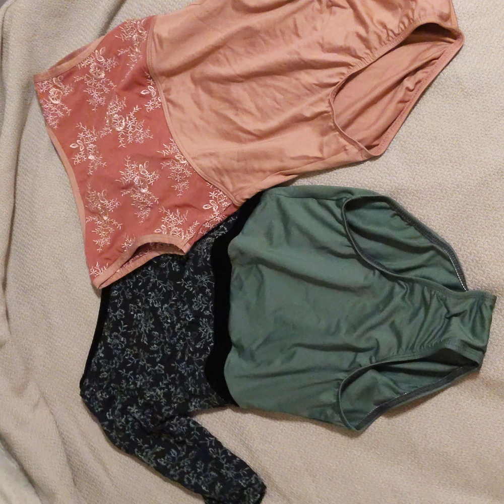 Suffolk Holiday Leotard Bundle
